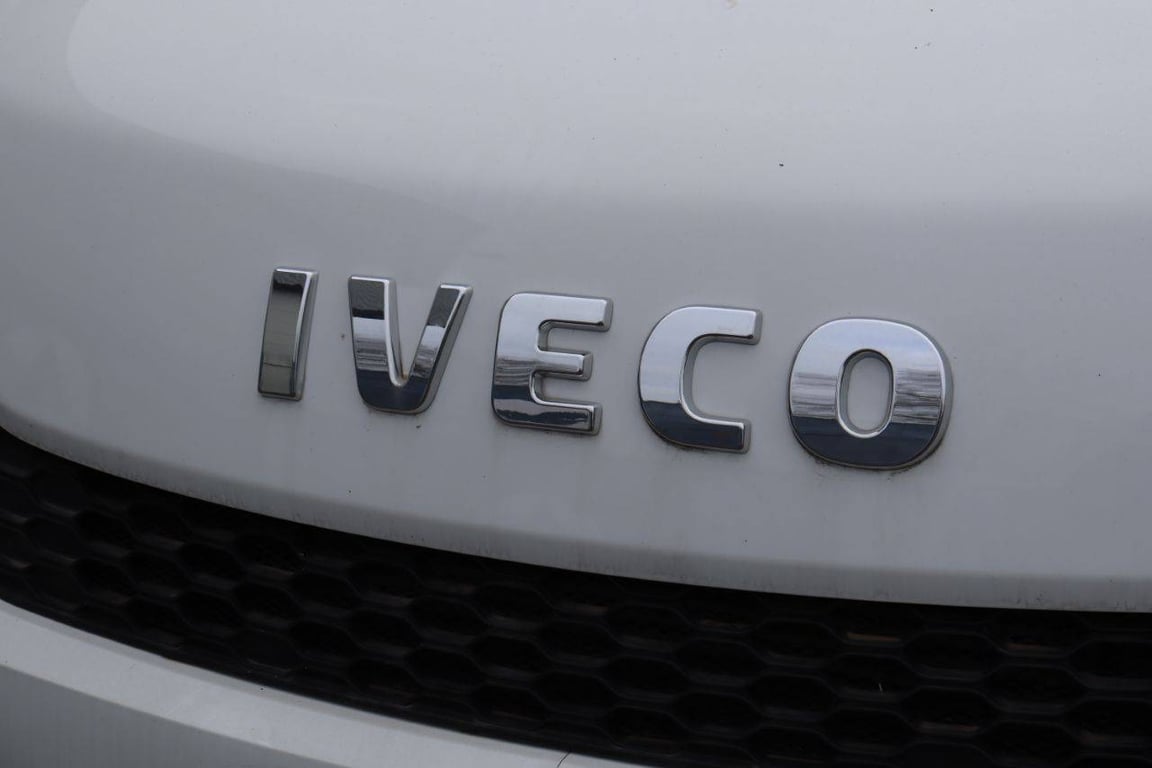 Iveco 35S13 Diesel Box Truck 2016 2016 35S13 2016 1 image 12