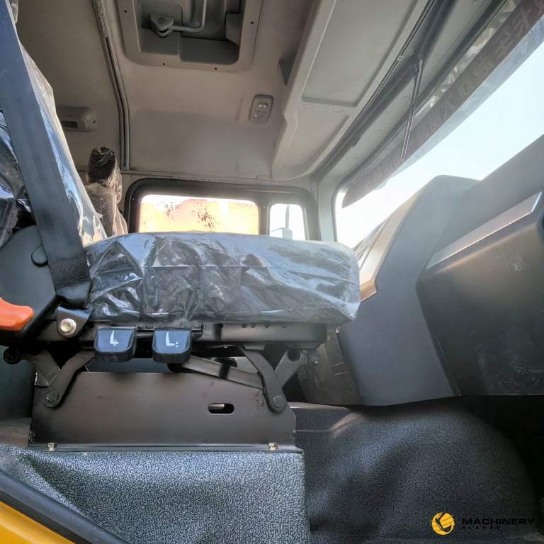 Heavy machinery product image - Image 5 of 12