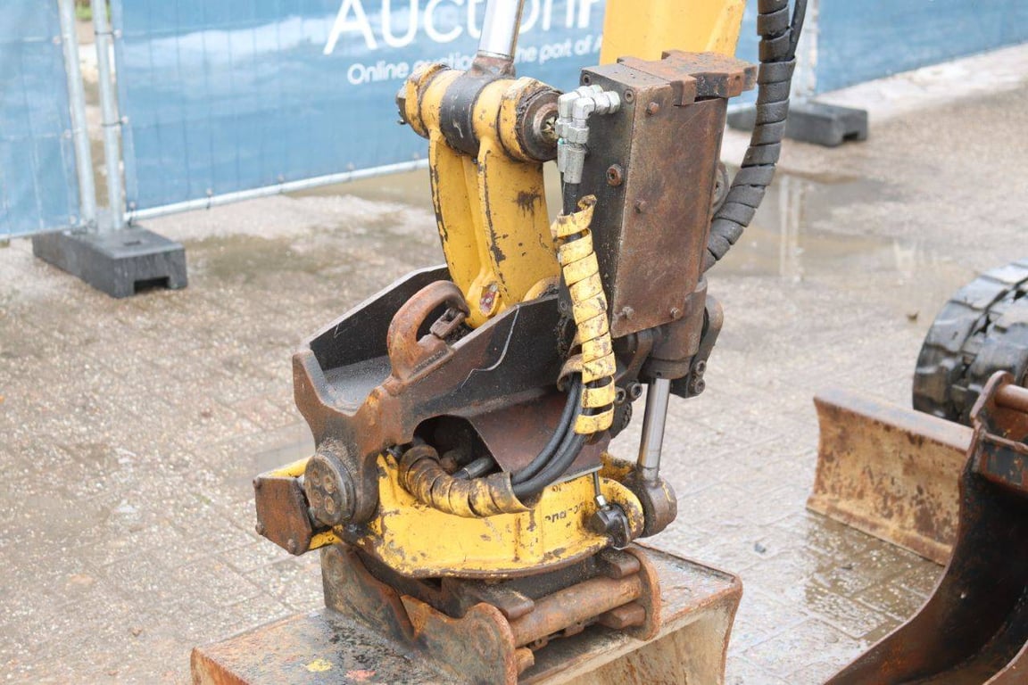 Mini excavator Caterpillar 302.4D Diesel 13kW 2016 2016 302.4D 2016 1 image 12