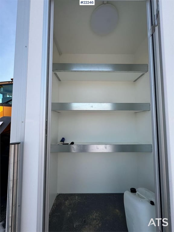 Arnpro wheeled cabin with living area and toilet 22246 Arnpro wheeled cabin with living area and toilet 1 image 10