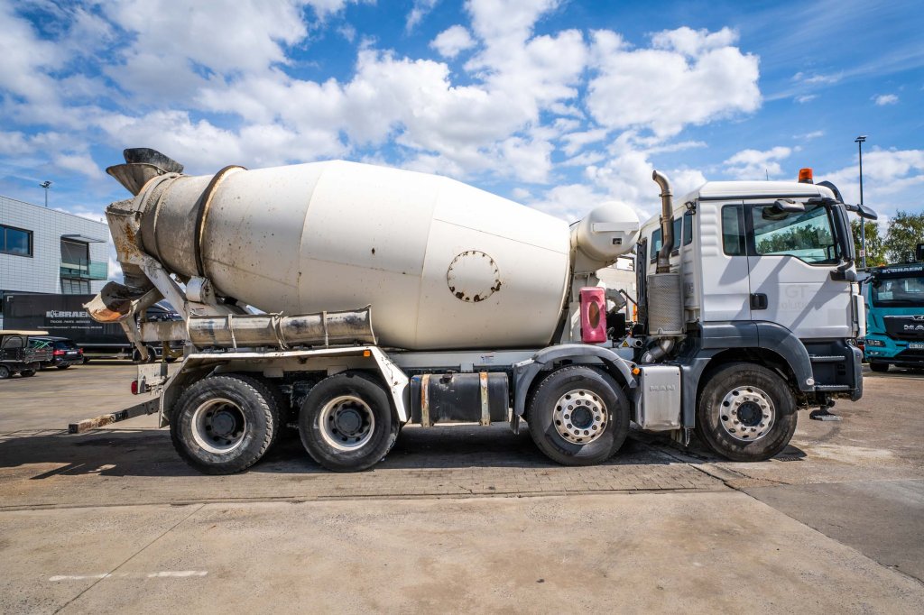 MAN TGS 32 360 BB+ LIEBHERR 9m3 2015 E64123 TGS 32 360 BB+ LIEBHERR 9m3 2015 1 image 3