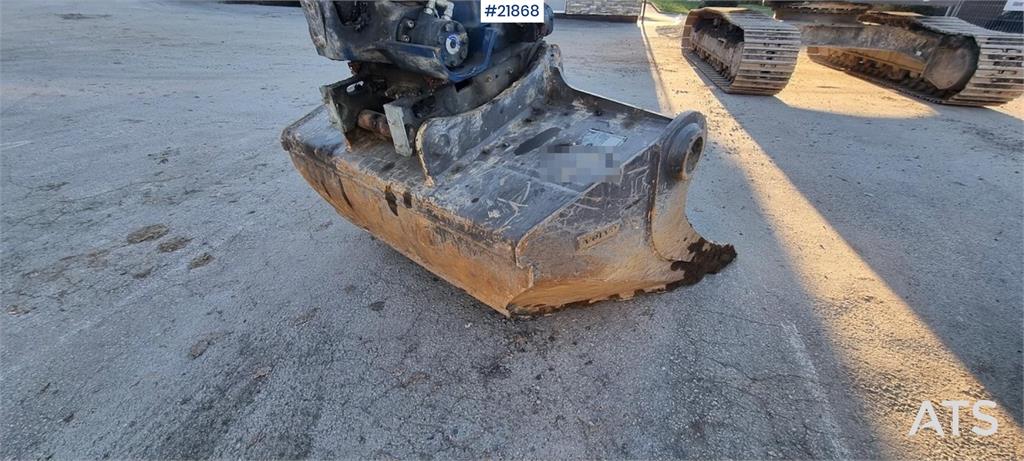 Volvo ECR235 EL excavator w/ digging bucket, sanding buc 2025 21868 ECR235 EL excavator w/ digging bucket, sanding buc 202...