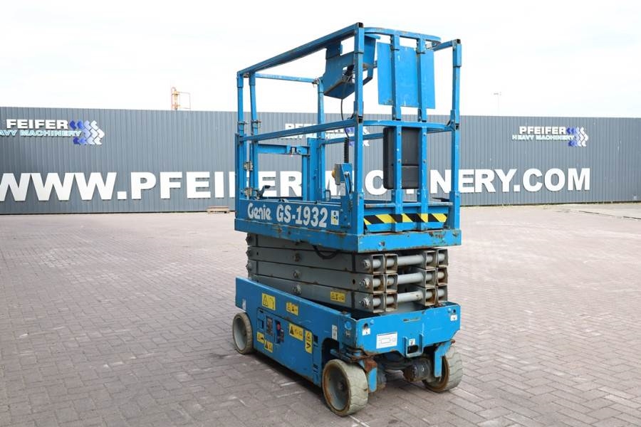 Genie GS1932 Electric, Working Height 7.8 m, 227kg Capac 2013 GENIE - GS1932 - 90011 GS1932 Electric, Working Height 7.8 m...