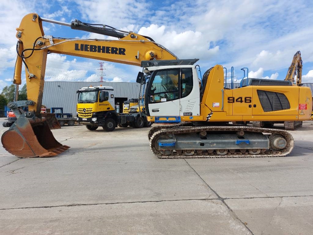 Liebherr R 946LC (Lifting Cab) 2018 ATR-2097 R 946LC (Lifting Cab) 2018 1 Crawler Excavators image 2