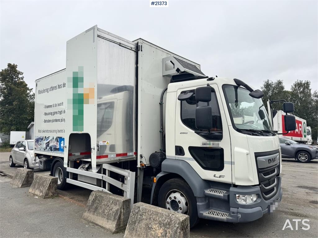 DAF LF260 Shredder Truck. 37,000 km! Must See! 2020 21373 DAF LF260 Shredder Truck. 37,000 km! Must See! 2020 1 image 2