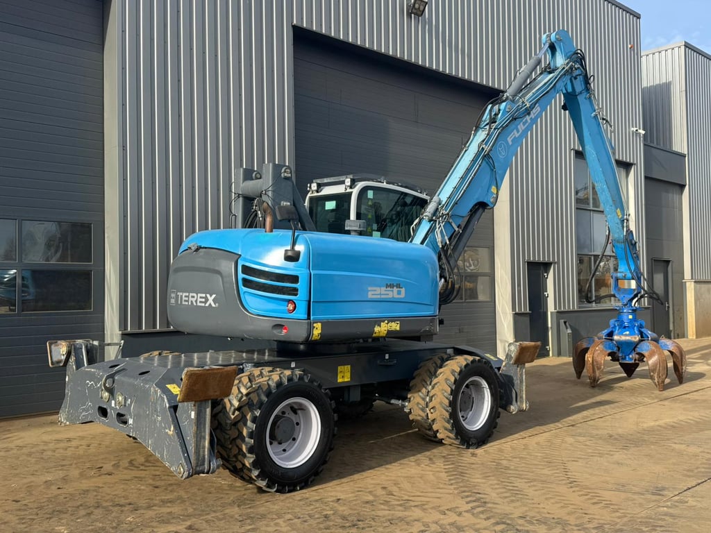 Fuchs MHL 250 2015 00033355 Fuchs MHL 250 2015 1 image 10