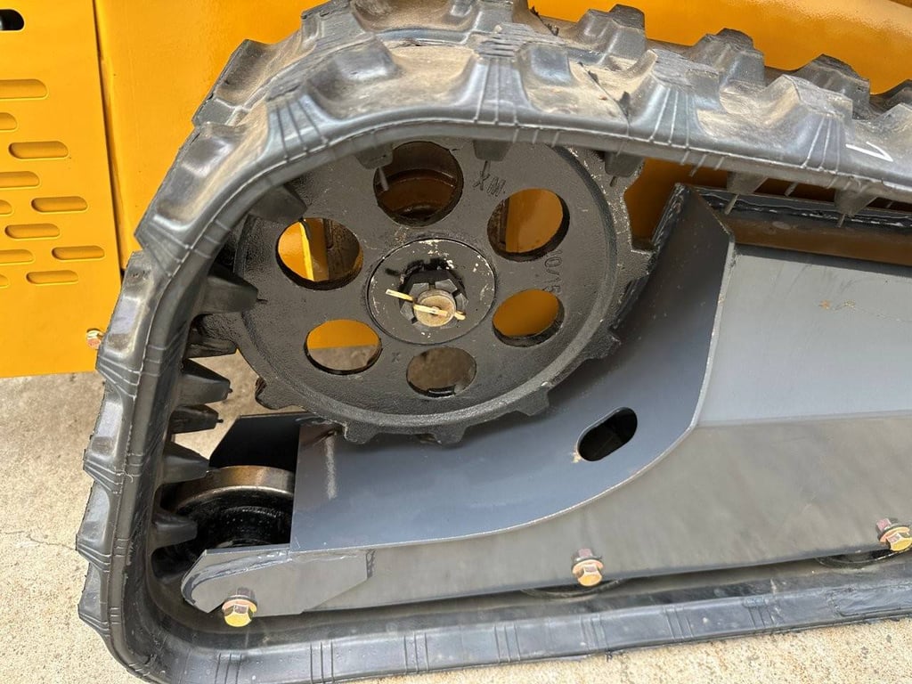 Skid Steer Loader Newrick ZW380 Hydrostatic Drive 2025 New 2025 Newkrick ZW380 2025 0 image 14