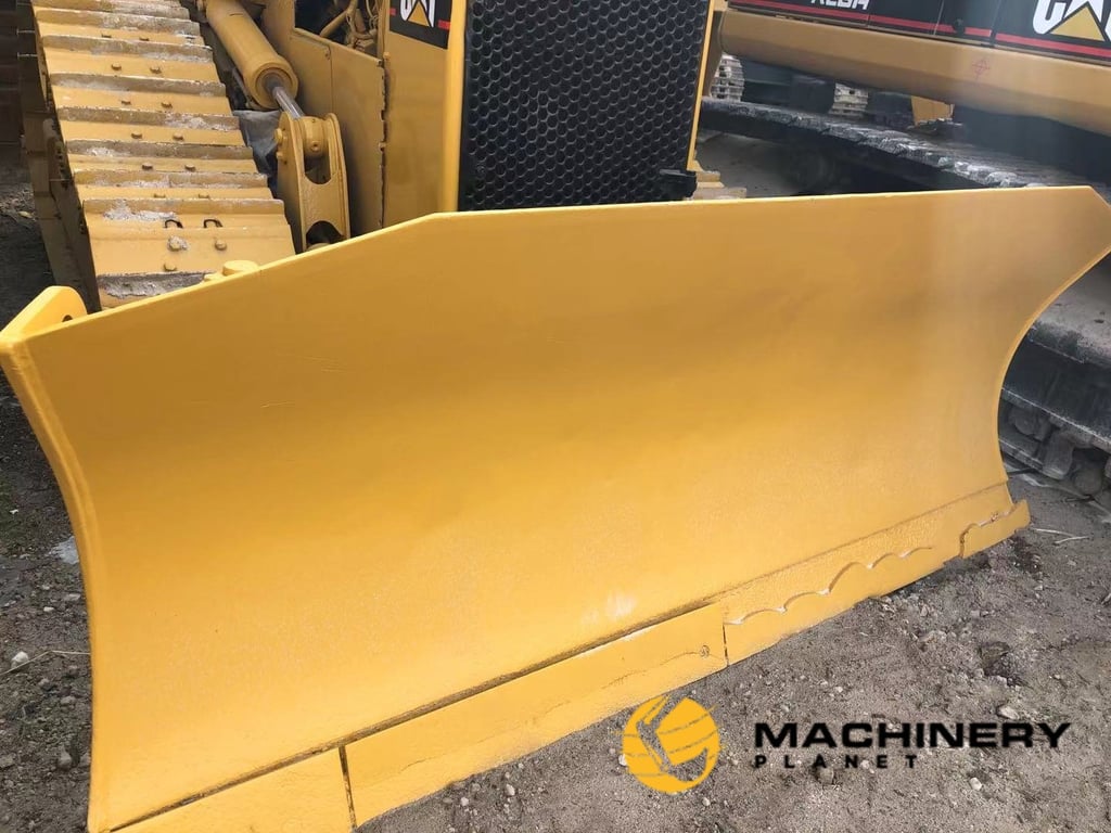 D4H Caterpillar Used Bulldozer good price D4H 2016 1 Dozers image 5