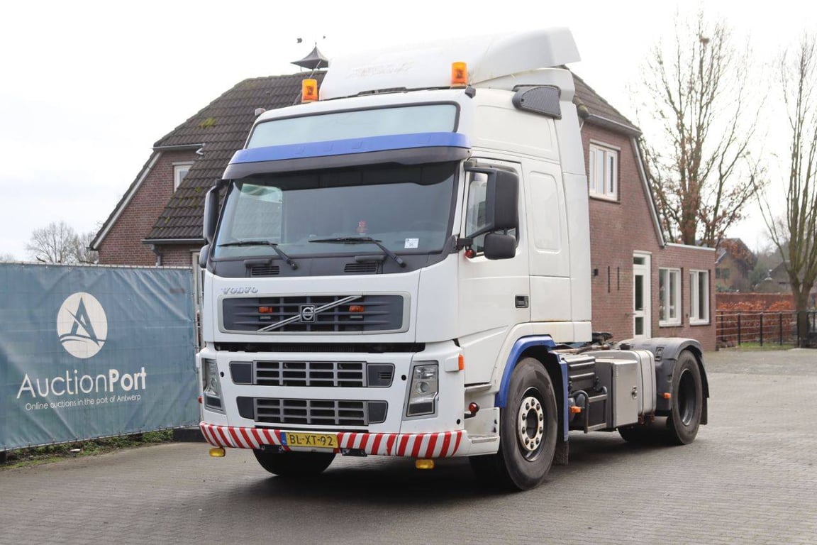 Chassis Cabin Volvo FM9 4X2T FAL6.7 RAD-A4 Diesel 2002 2002 FM9 4X2T FAL6.7 RAD-A4 2002 1 image 8