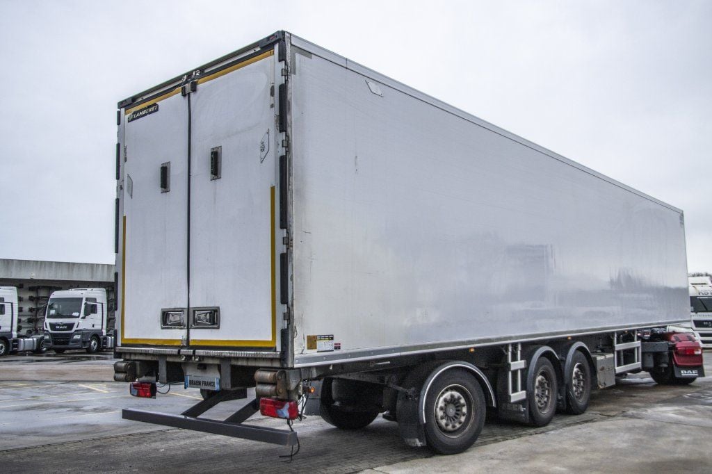 ASCA CARRIER 1850 MT+CLOISON+ESS. DIRECT./STEERING/GELENKT 2011 E57125 ASCA CARRIER 1850 MT+CLOISON+ESS. DIRECT./STEERING/...