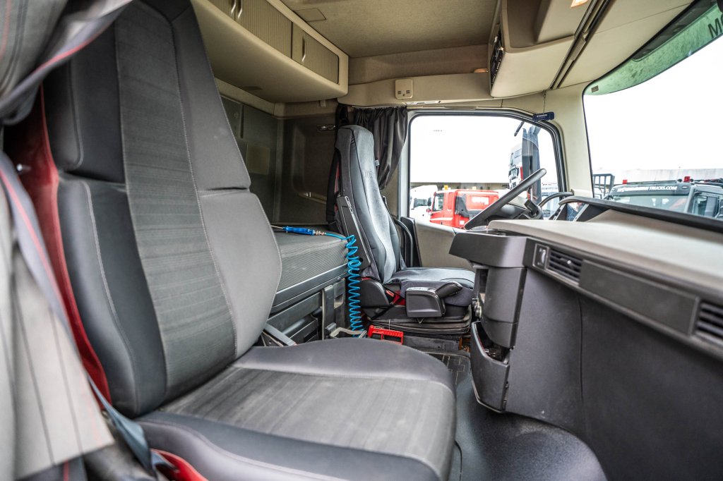 VOLVO FH 460 +KIPHYDR. 2017 E64996 FH 460 +KIPHYDR. 2017 1 image 13