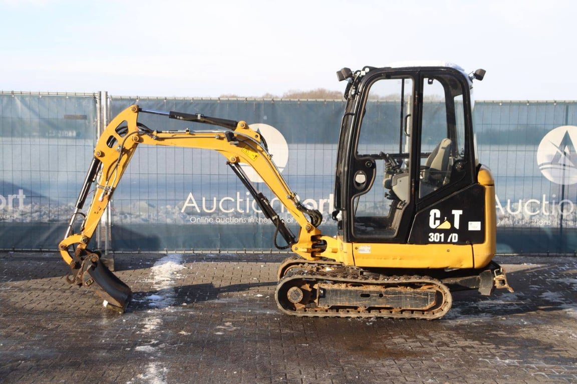 Mini excavator Caterpillar 301.7D Diesel 13.8kW 2018 2018 301.7D 2018 1 image 2