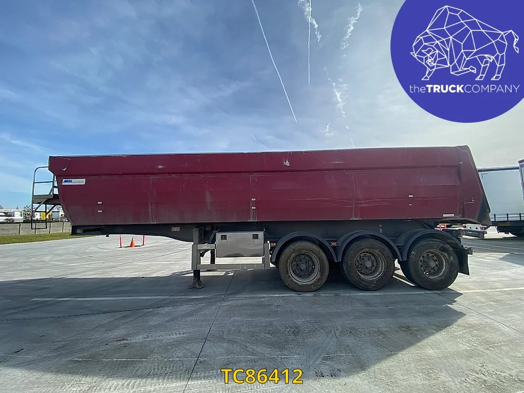 MOL 32m3 geïsoleerd Tipper 2008 TC86412 MOL 32m3 geïsoleerd 2008 1 Tipper trucks image 3