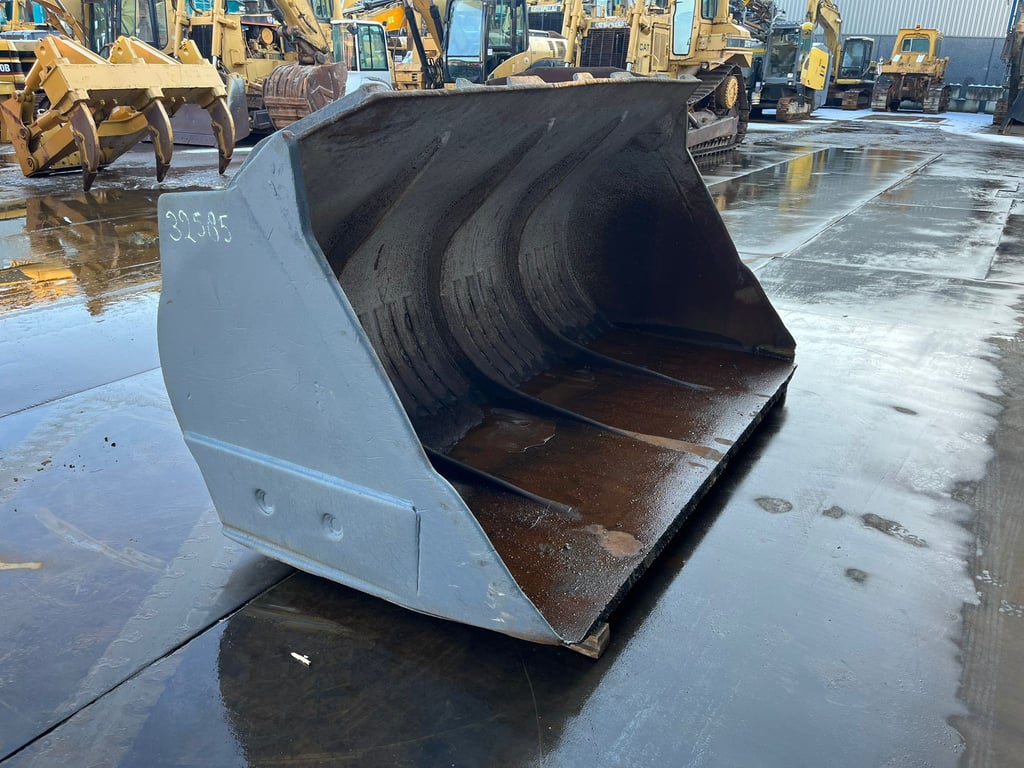 Caterpillar Bucket 950 2010 00032585 Bucket 950 2010 1 image 3