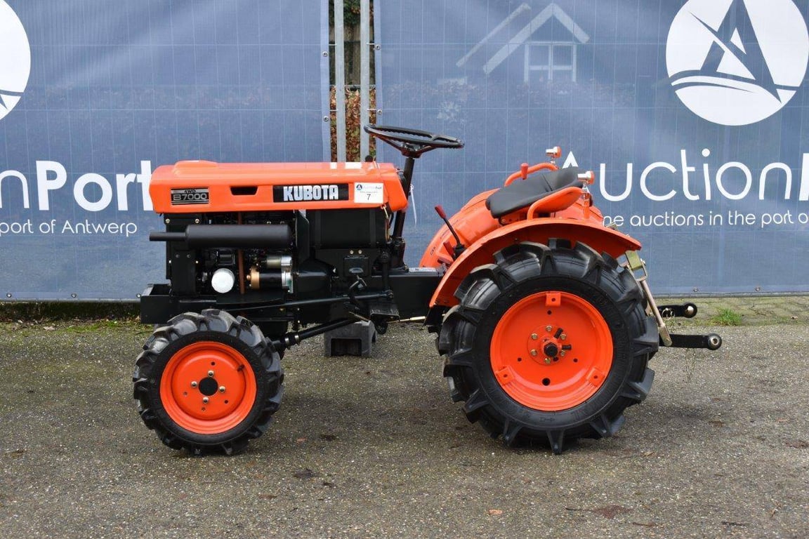Mini tractor Kubota B7000 Diesel Refit B7000 1 image 2