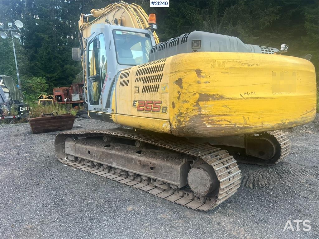 New Holland E265B Excavator w/ digging bucket and hydraulic sa 2008 21240 E265B Excavator w/ digging bucket and hydraulic ...