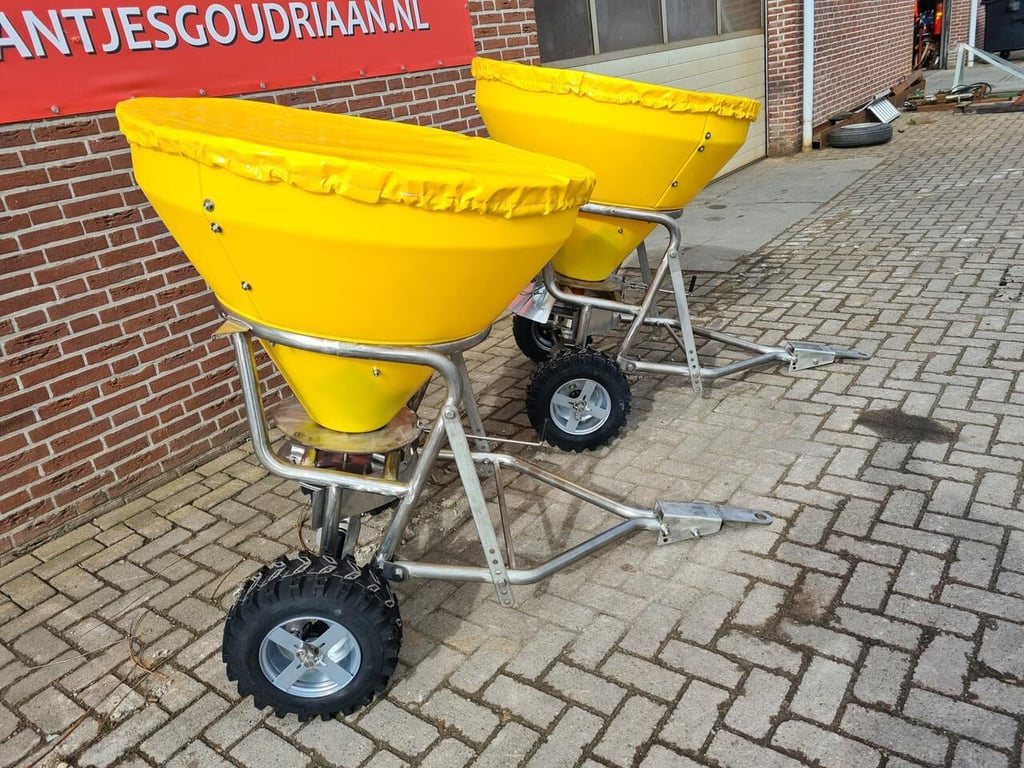 Zoutstrooier SW 300 met PE-bak 2021 8644 Zoutstrooier SW 300 met PE-bak 2021 0 image 3