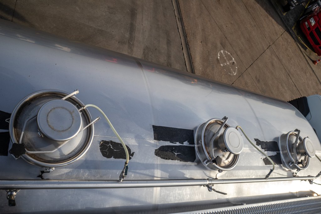 RENAULT KERAX 380+MAGYAR INOX 11000L/3COMP./MELK/LAIT/MILCH 2012 E61448 Renault KERAX 380+MAGYAR INOX 11000L/3COMP./MELK/L...