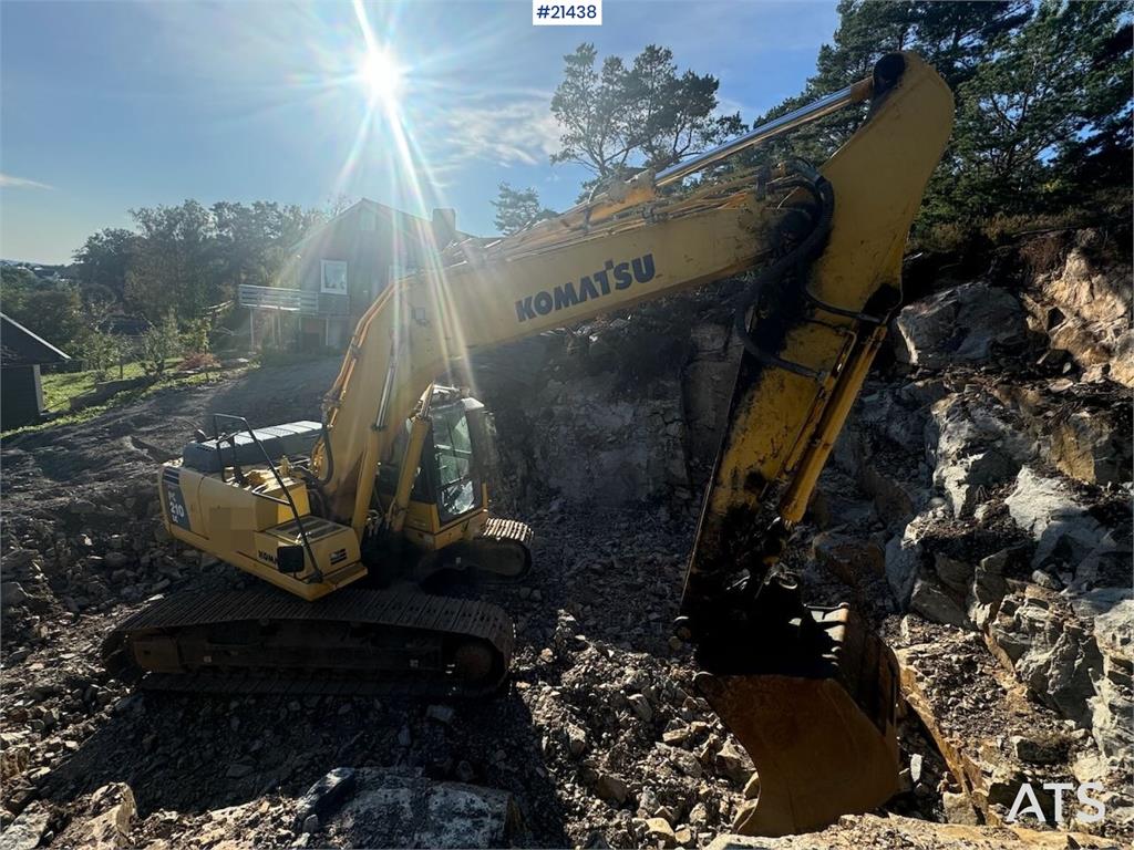 Komatsu PC210LC-8 Crawler Excavator w/ 2 Buckets, Tilt and 2013 21438 PC210LC-8 Crawler Excavator w/ 2 Buckets, Tilt and 2...