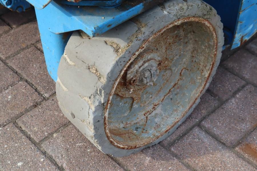 Genie GS2632 Electric, Working Height 10m, 227kg Capacit 2007 GENIE - GS2632 - 62729 GS2632 Electric, Working Height 10m, ...