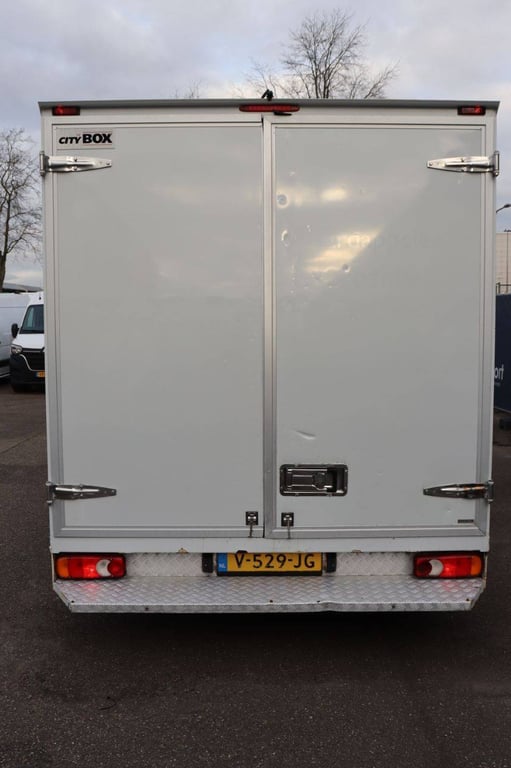 Refrigerated van Nissan NV400 Diesel 2017 2017 NV400 2017 1 image 5