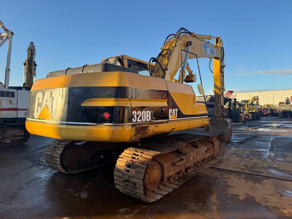 CAT 320 B L 2000 5440 320 B L 2000 1 Crawler Excavators image 5