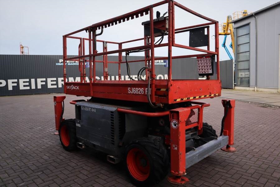 SkyJack SJ6826 Diesel, 4x4 Drive, 10m Working Height, 567k 2014 SKYJACK - SJ6826 - 62022 SJ6826 Diesel, 4x4 Drive, 10m Wor...