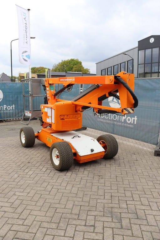 Nifty HR12 NE Electric 12.2m Articulated Boom Lift 2009 2009 Nifty HR12 NE 2009 1 image 4