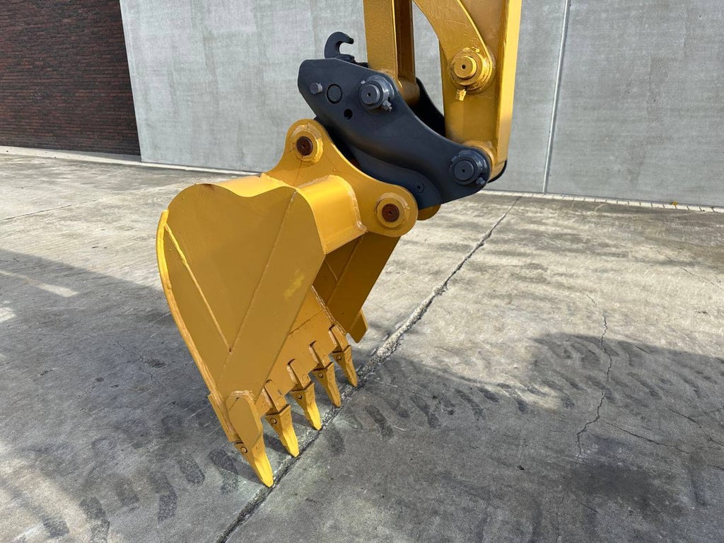Crawler excavator Caterpillar 305.5E2 Diesel 2017 2017 305.5E2 2017 1 Crawler Excavators image 8