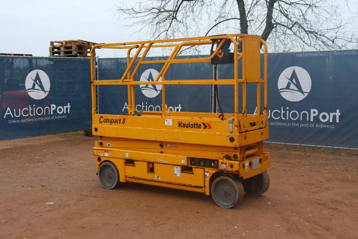 Scissor lift Haulotte Compact 8 Electric 8m 2012 2012 Compact 8 2012 1 Scissor Lifts image 4