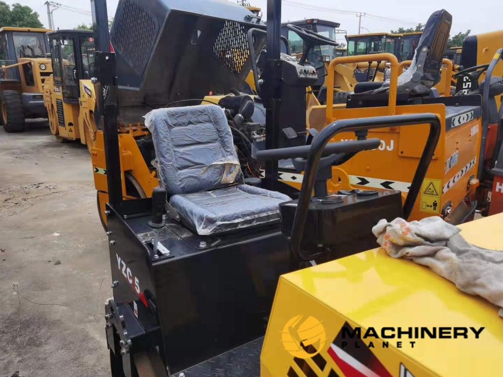 XCMG YZC5 Road Roller Used Good Condition For Sale YZC5 2019 1 image 3