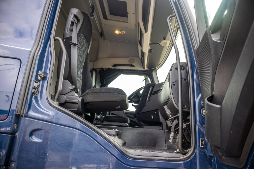 MERCEDES AROCS(NO ACTROS) 1843 LS+HYDR 2015 E59755 AROCS(NO ACTROS) 1843 LS+HYDR 2015 1 image 8
