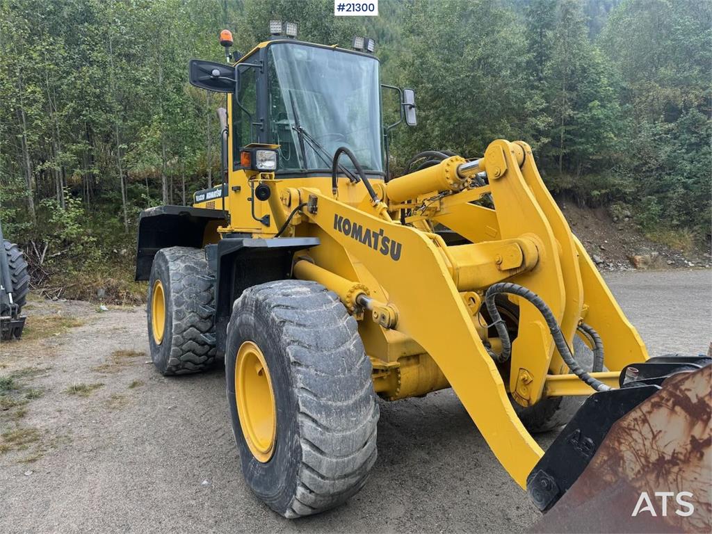 Komatsu WA320-3H wheel loader w/ bucket WATCH VIDEO 1998 21300 WA320-3H wheel loader w/ bucket WATCH VIDEO 1998 1 Wheel Lo...