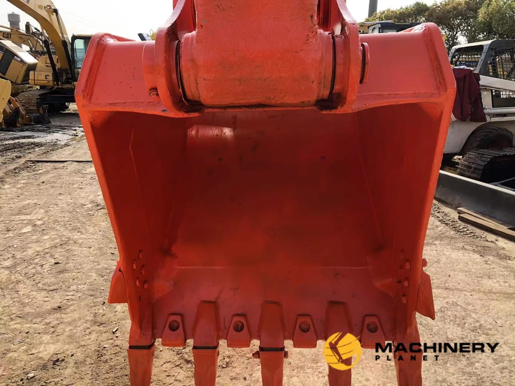 Hitachi ZX240 Crawler Excavator Original For Sale ZX240 2020 1 Crawler Excavators image 2