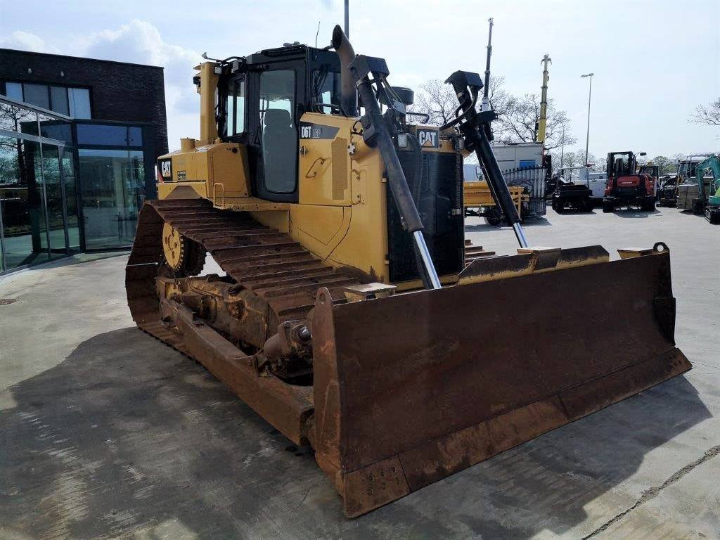 Bulldozer Caterpillar D6T LGP Diesel 2015 2015 D6T LGP 2015 1 image 4