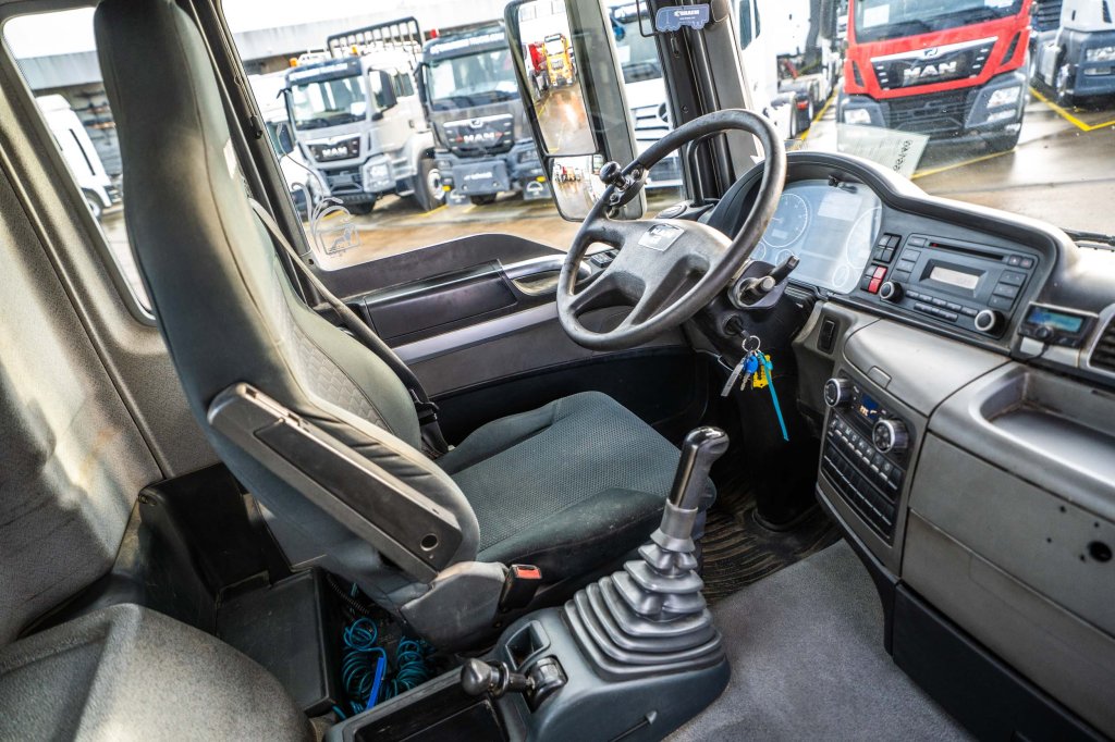 MAN TGS 33.440 BLS+ Big Axles+Manual+HYDR. 2012 E65140 TGS 33.440 BLS+ Big Axles+Manual+HYDR. 2012 1 image 15