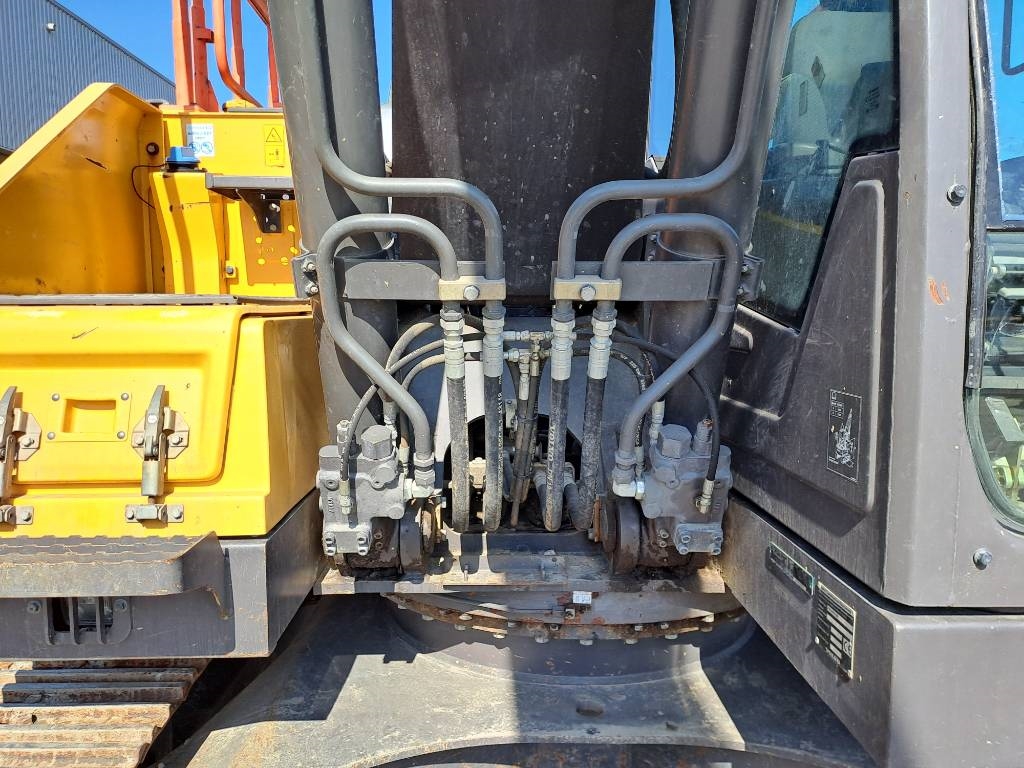 Volvo EC 220 EL 2017 ATR-2047 EC 220 EL 2017 1 Crawler Excavators image 10