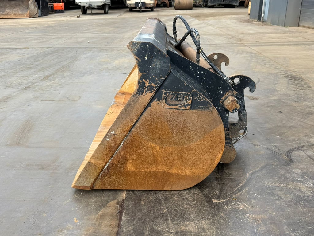 ZFE Side-Tilting bucket 2023 70001910 ZFE Side-Tilting bucket 2023 1 image 8