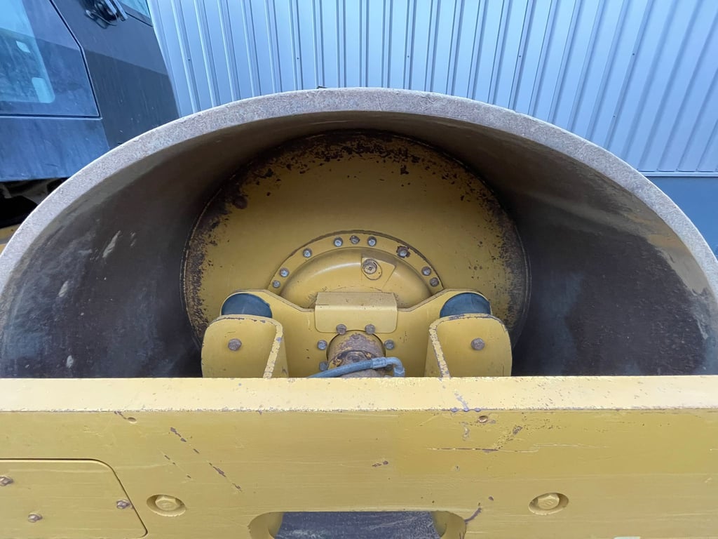 Caterpillar CS66B 2018 00033743 CS66B 2018 1 image 13