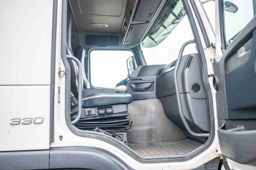 VOLVO FM 330+10 pneus/tires-intarder 2010 E63037 FM 330+10 pneus/tires-intarder 2010 1 image 10