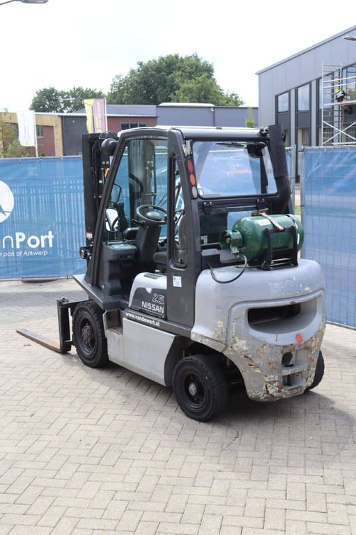 Forklift Nissan UD02A25PQ LPG 2500kg 4.75m 2005 2005 UD02A25PQ 2005 1 Forklift image 4