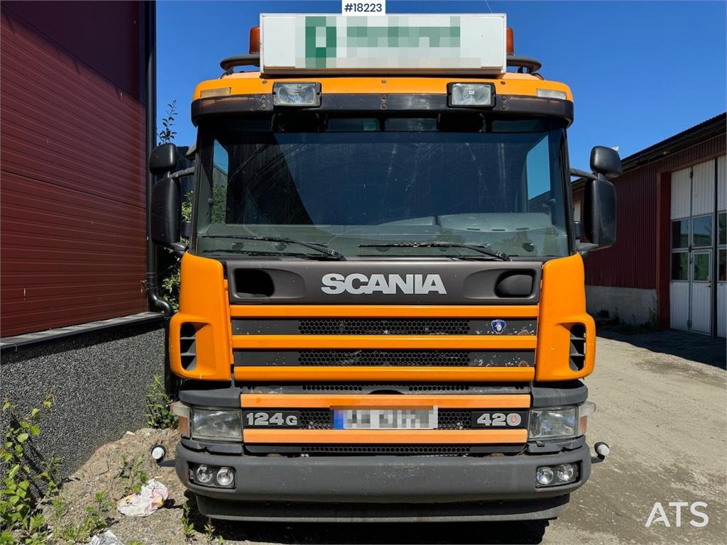 Scania 124G hook truck w/ Palift hook with articulation S 2004 18223 124G hook truck w/ Palift hook with articulation S 20...