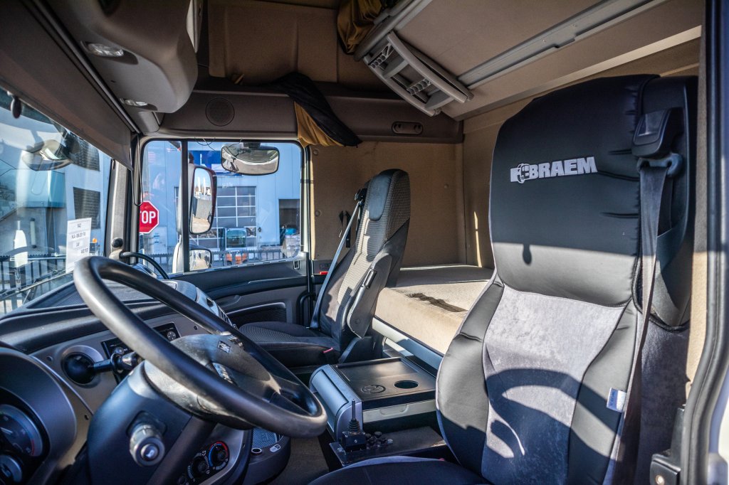 DAF XF 105.460 -6X2-INTARDER+AJK 20 T. 2014 E61384 DAF XF 105.460 -6X2-INTARDER+AJK 20 T. 2014 1 image 10