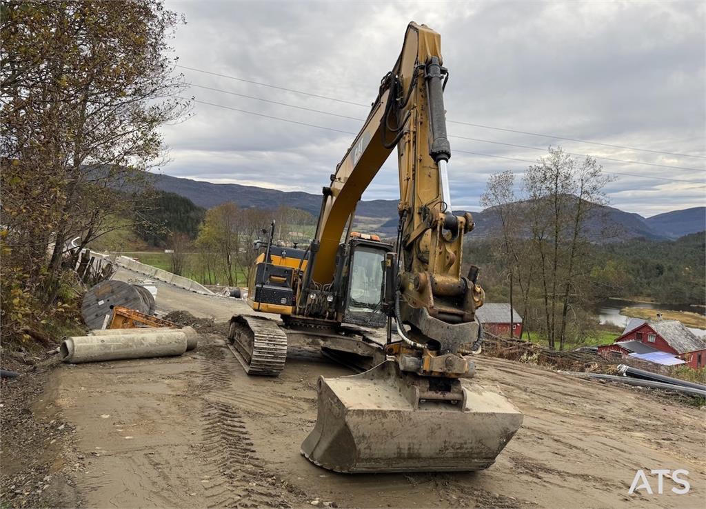 CAT 324 E 2012 22119 324 E 2012 1 Crawler Excavators image 19
