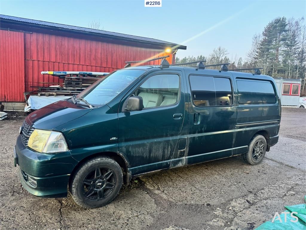 Toyota Hiace with interior shelving 2007 22116 Hiace with interior shelving 2007 1 Closed vans image 21