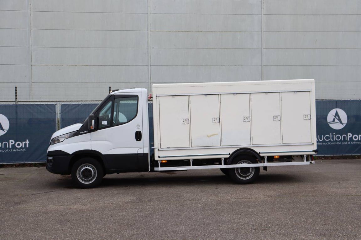 Iveco 35S13 Diesel Box Truck 2016 2016 35S13 2016 1 image 2