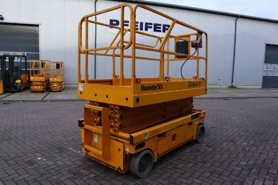Haulotte Compact 10 Electric, 10m Working Height, 450kg Cap 2011 HAULOTTE - Compact 10 - 63138 Compact 10 Electric, 10m Wo...