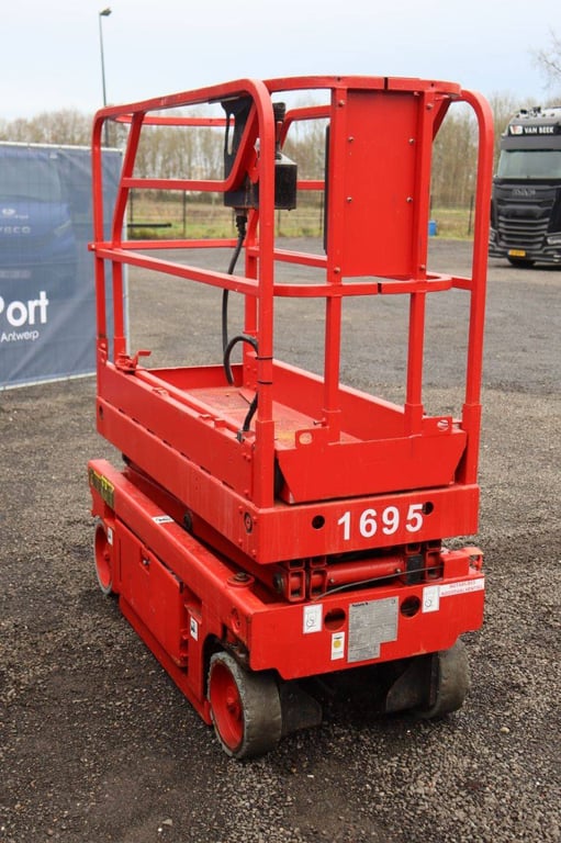 Scissor lift Haulotte Optimum 6 Electric 6.45m 2009 2009 Optimum 6 2009 1 Scissor Lifts image 7
