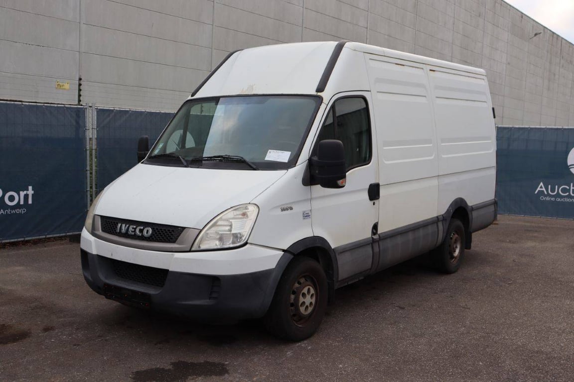 Iveco Daily 35S13 Diesel 2010 Van 2010 Daily 35S13 2010 1 image 9
