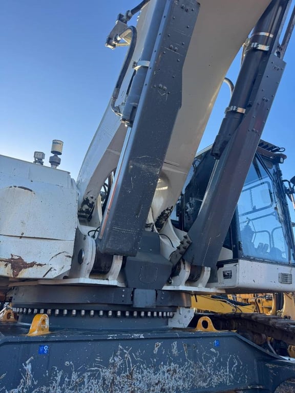 Liebherr R 9150 B 2019 5456 R 9150 B 2019 1 Crawler Excavators image 6